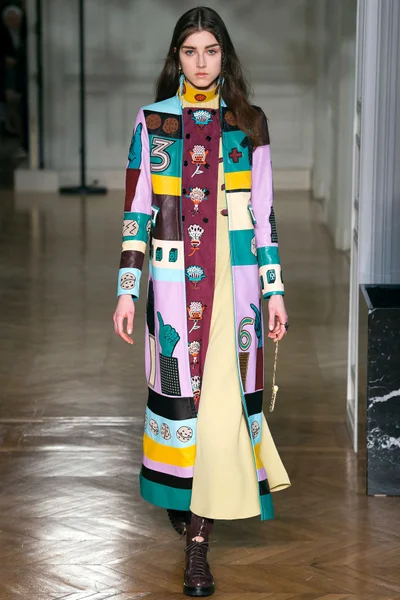 Look 7